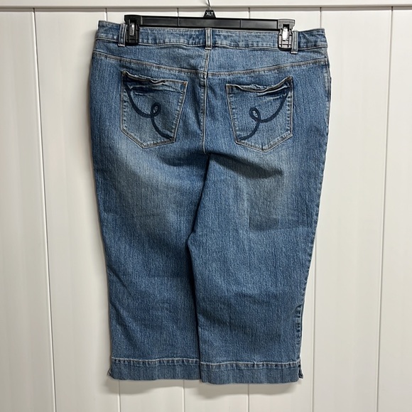 Fashion Bug wide leg denim capris size 20W - Picture 2 of 7
